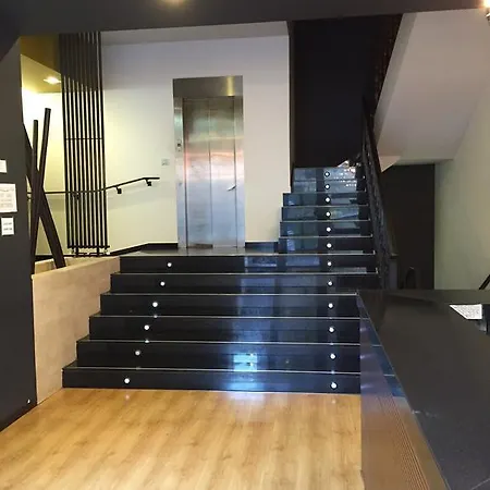 Restaurante Derby 호텔 *