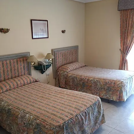 Restaurante Derby 호텔 *