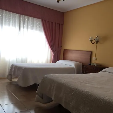 Otel Restaurante Derby Carballino