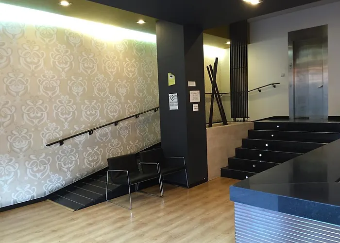 Отель Restaurante Derby *