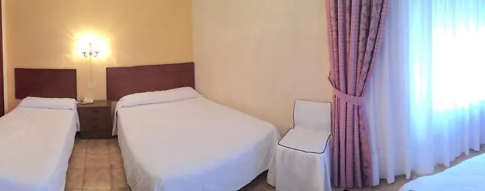 Отель Restaurante Derby Карбаллино